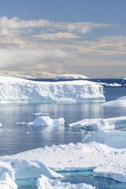 Save Up to 40% on Select 23/24 Antarctica