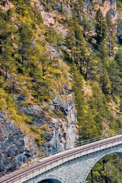 Save $300CAD Per Couple on the Ultimate Alpine Rail Adventure